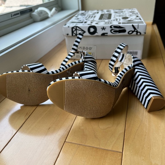 Black and white striped heels - Picture 5 of 8